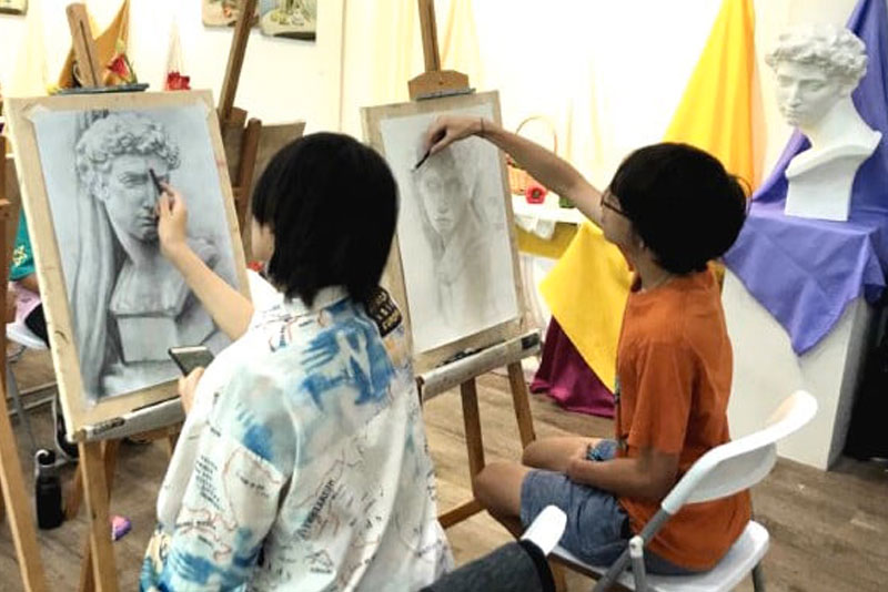 regional art schools offer an excellent alternative